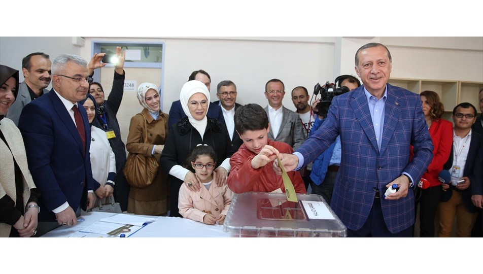 Oyunu kullanan Erdoğan: Milletimin geleceğe yürüyeceğine inanıyorum