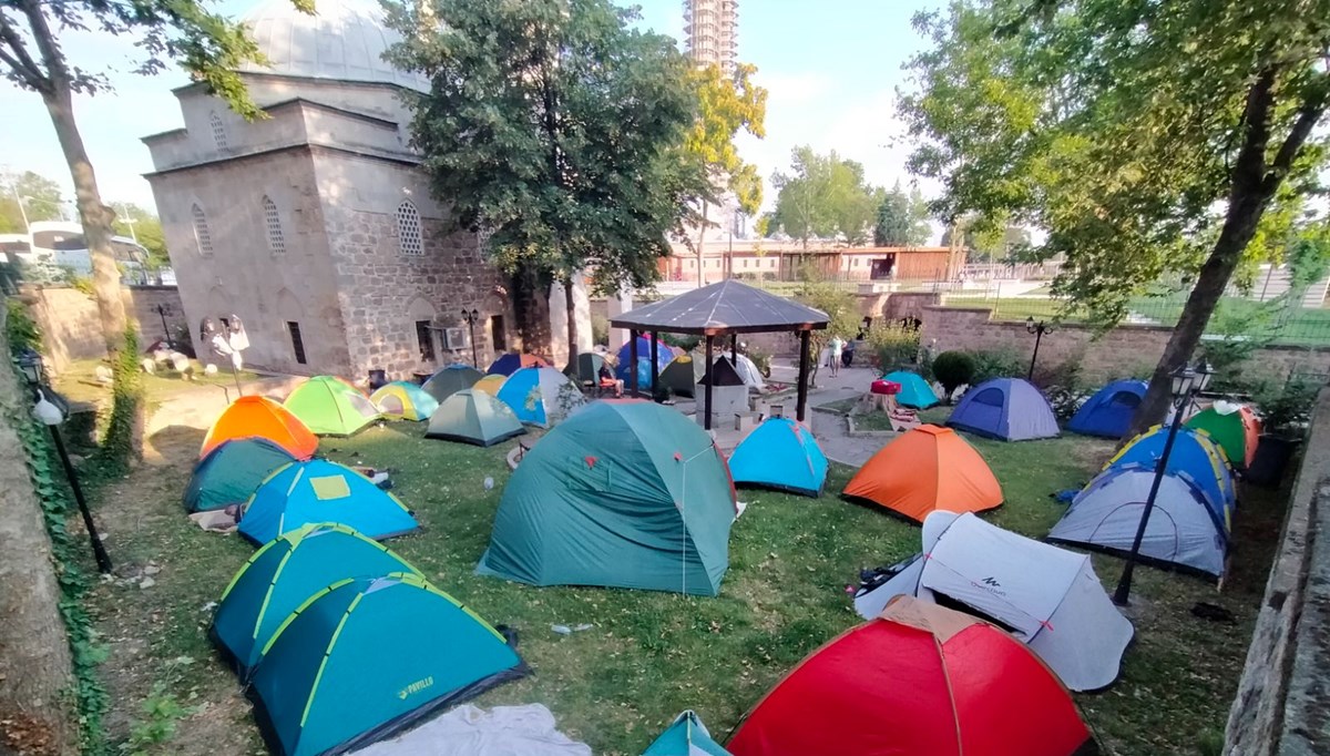 Edirne’ye “Kırkpınar” akını (Otellerde yer kalmayınca çadırlarda sabahladılar)