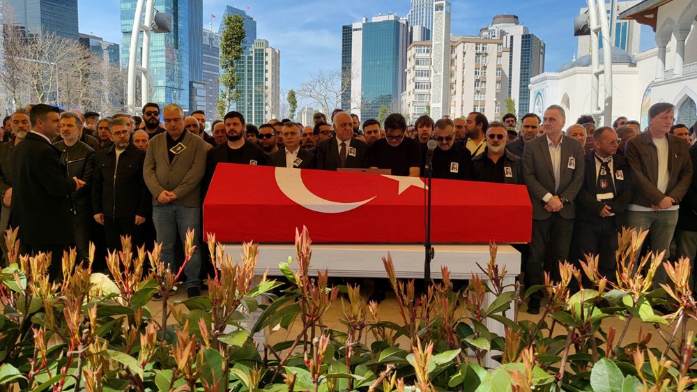Şinasi Yurtsever son yolculuğuna uğurlandı: Ani bir ölüm oldu - 13