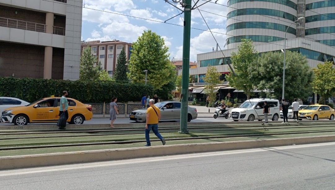 Suriye'de üç dakika arayla iki deprem: Türkiye'den de hissedildi