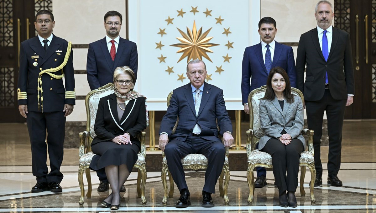 Cumhurbaşkanı Erdoğan, 5 ülkenin büyükelçisini kabul etti Cumhurbaşkanı Erdoğan, 5 ülkenin büyükelçisini kabul etti