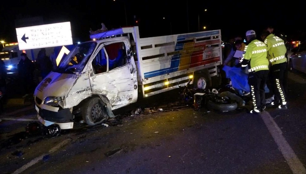 Antalya'da ters yön faciası: 19 yaşındaki genç hayatını kaybetti