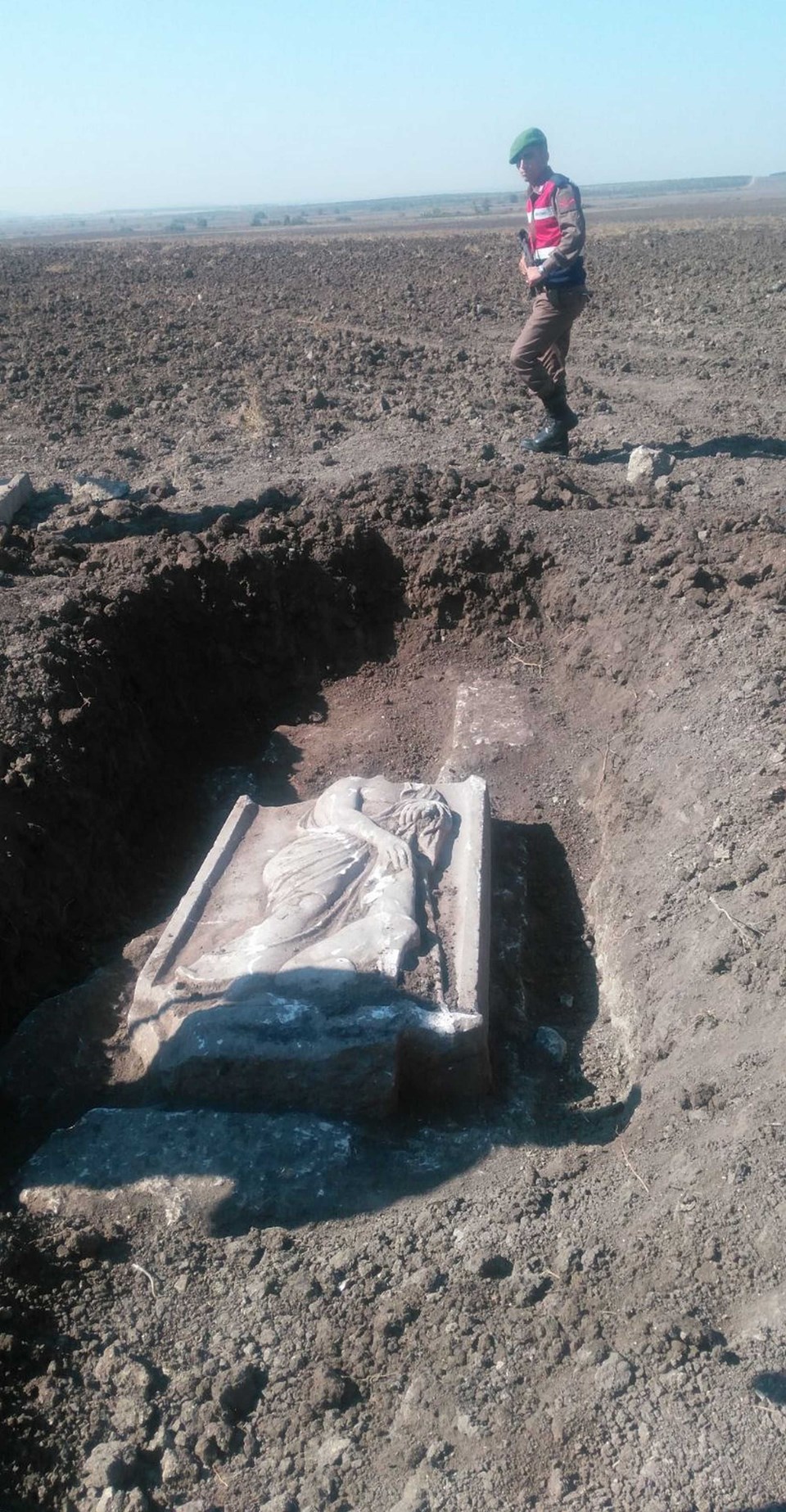 Bursa'da 2 bin yıllık mezar taşı bulundu - 1