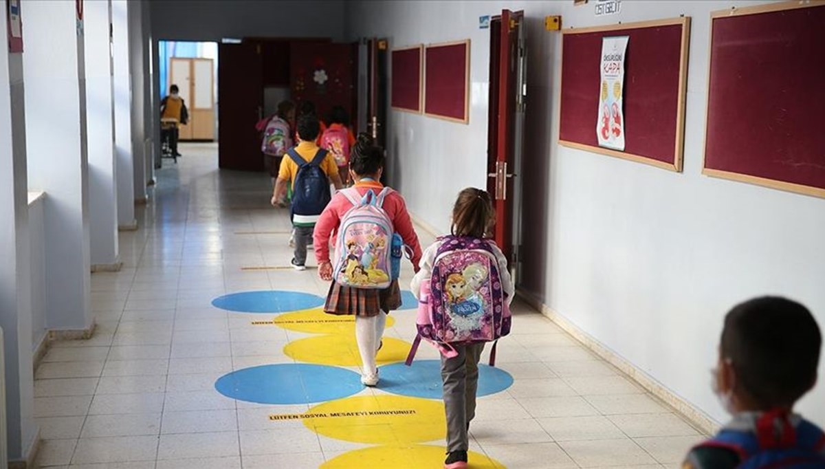 Samsun'da ilkokullarda yüz yüze eğitime ara verildi Samsun'da ilkokullarda yüz yüze eğitime ara verildi