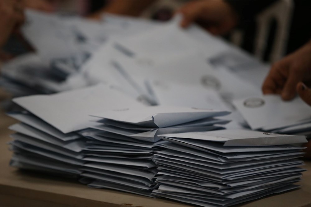 تركيا اليوم من فاز في المدن الكبرى؟ فاز حزب الشعب الجمهوري بـ 14 مقعدًا، بينما فاز حزب العدالة والتنمية بـ 12 من فاز في المدن الكبرى؟ فاز حزب الشعب الجمهوري بـ 14 مقعدًا، وفاز حزب العدالة والتنمية بـ 12 مدينة حضرية - 3