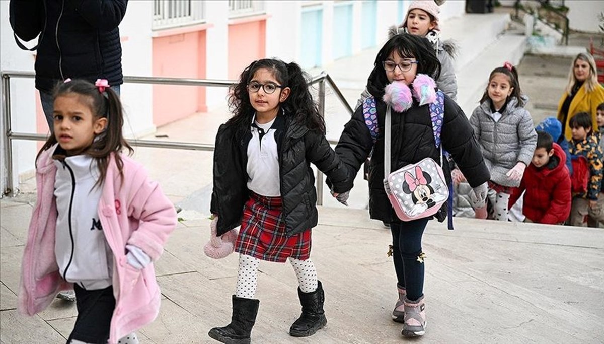 Hatay'da bugün okullar tatil mi? Hatay Valiliği'nden Antakya ve Defne'deki okullar için açıklama geldi