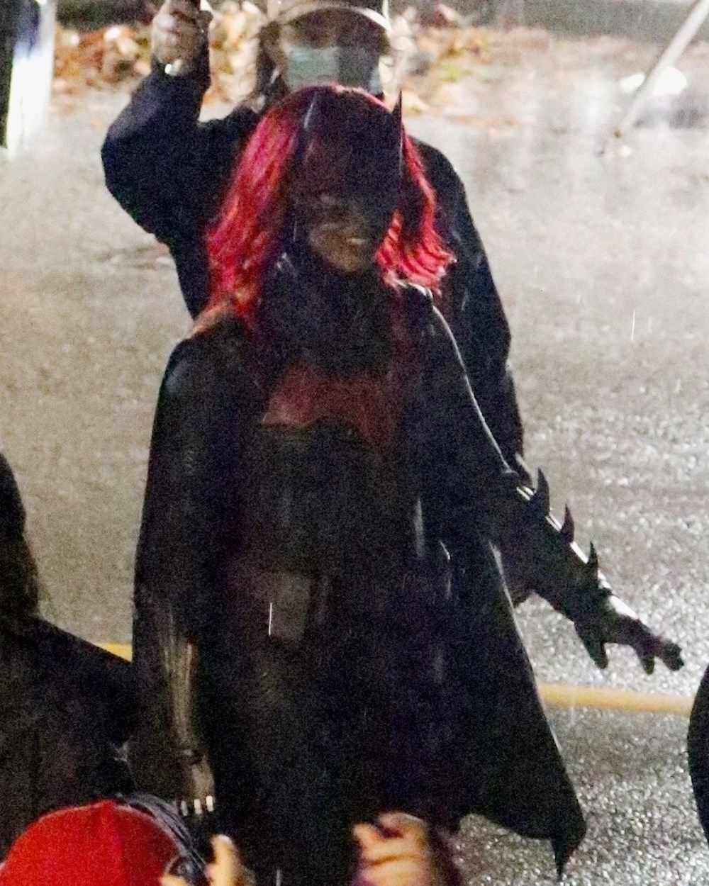 İlk siyah Batwoman'dan ilk resmi kostümlü görseller - 4