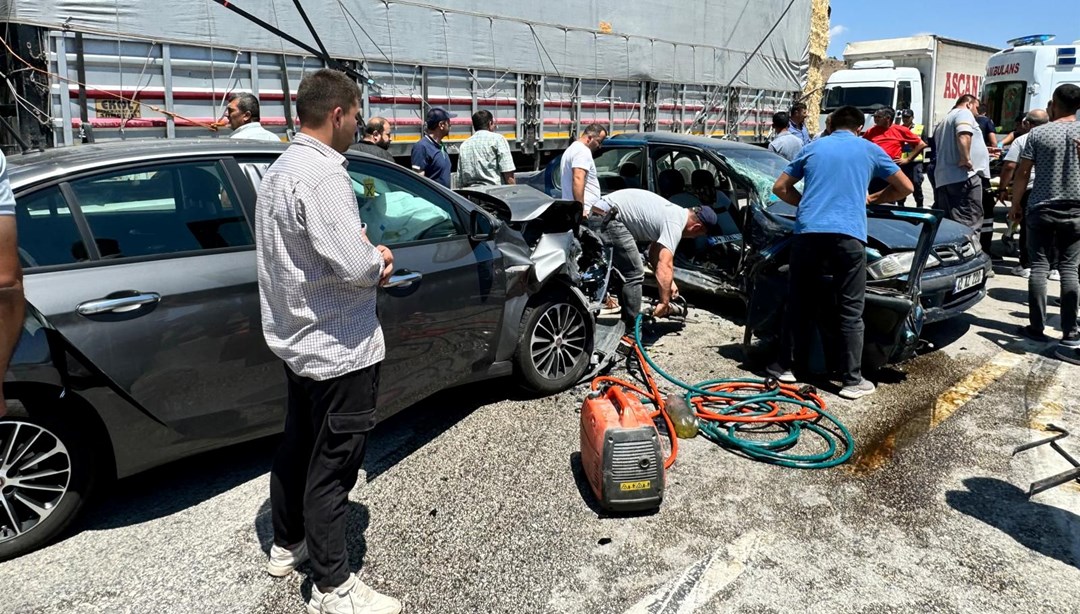 Burdur'da feci kaza: 1 ölü, 9 yaralı