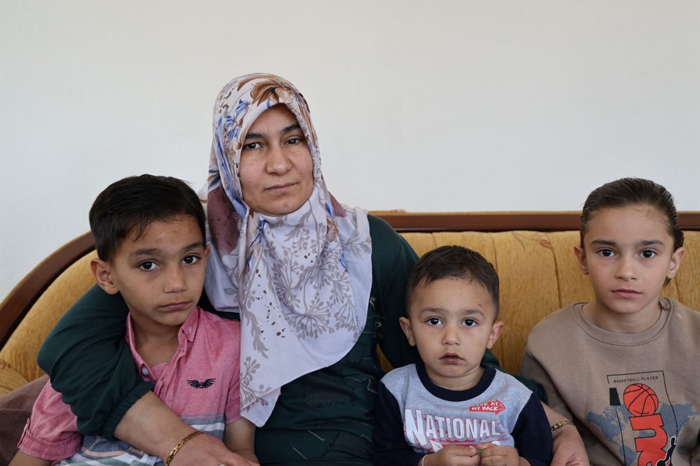 40 günlük bebeğiyle enkaz altında kalmıştı: Depremden sağ kurtulan kadın yaşadıklarını gözyaşları içinde anlattı - 1