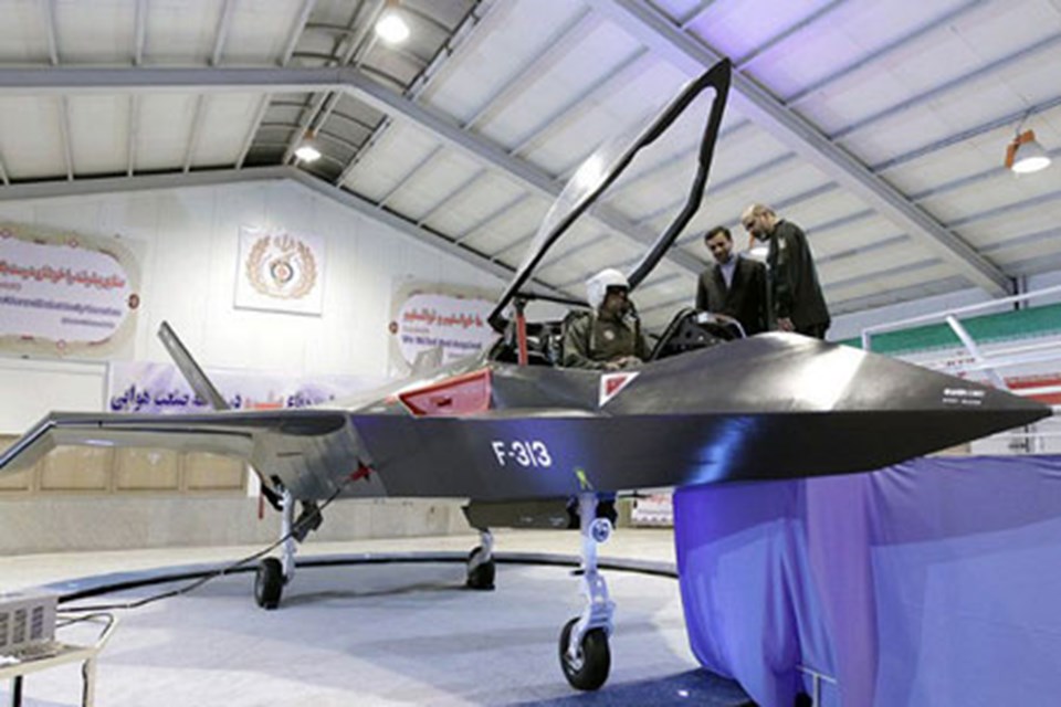 İran'dan yeni savaş uçağı - 1