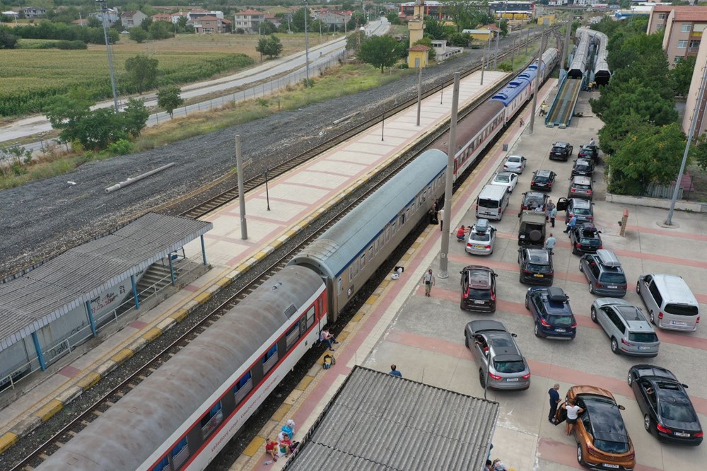 Gurbetçiler arabalı trenle dönüyor | Edirne’den Avusturya’ya 35 saatlik yolculuk - 3