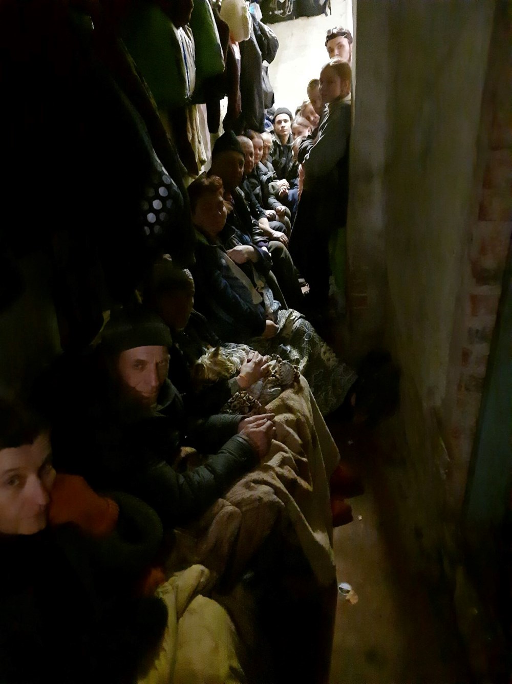 Ölen insanlarla birlikte bir ay boyunca bodrumda yaşadılar: Ukrayna'nın Yahidne köyünde yaşanan trajedi ortaya çıktı - 4