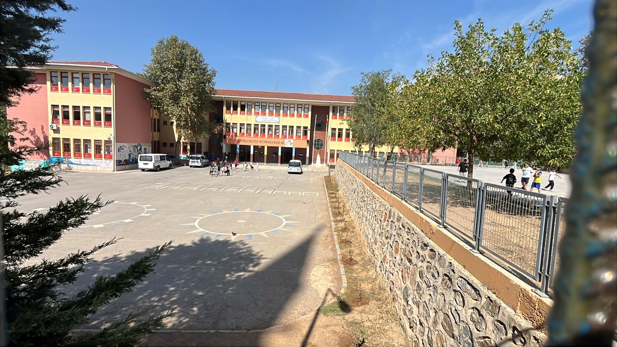 Ekipler satılan tatlılardan numune alarak incelemeye gönderdi