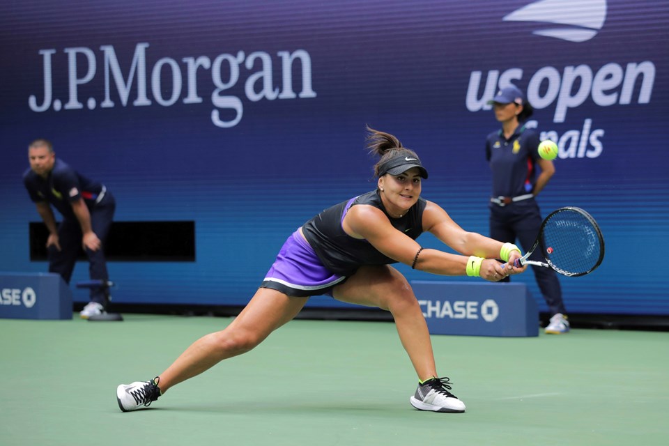 ABD Açık Tenis Turnuvası'nda 19 yaşındaki Bianca Andreescu, Serena Williams'ı yenerek şampiyon oldu - 1