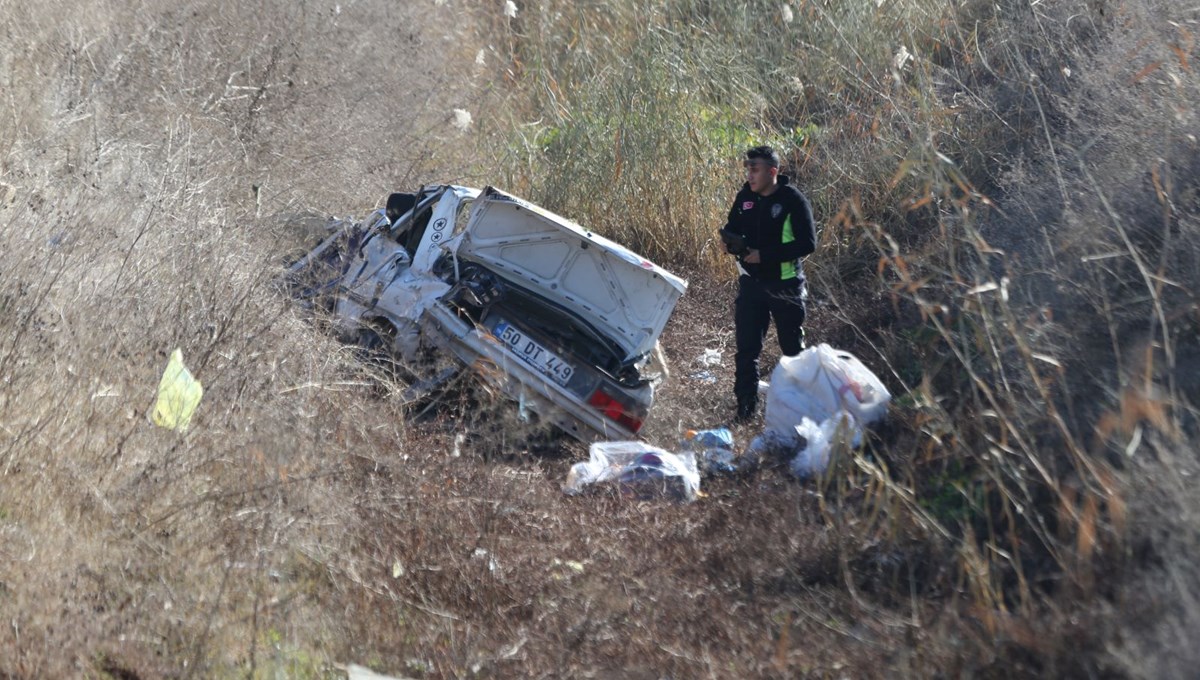 Şanlıurfa'da otomobil sulama kanalına devrildi: Yaralılar var