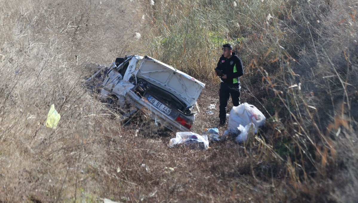 Şanlıurfa'da otomobil sulama kanalına devrildi: Yaralılar var Şanlıurfa'da otomobil sulama kanalına devrildi: Yaralılar var