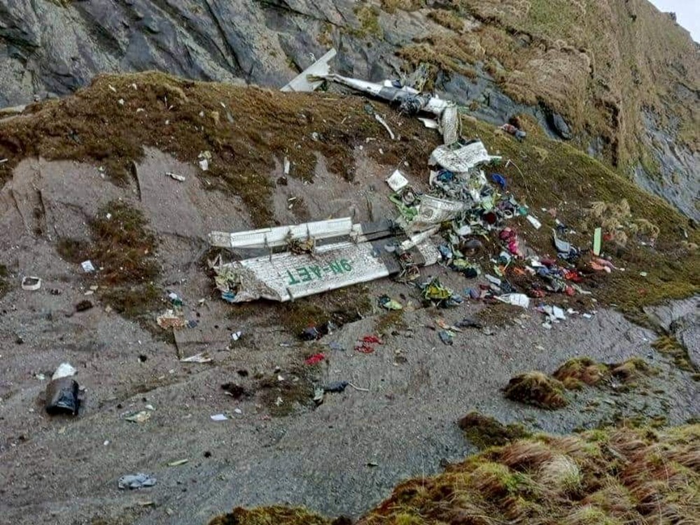 Nepal'de kaybolan uçağın enkazı bulundu: 16 kişinin bedenine ulaşıldı - 2