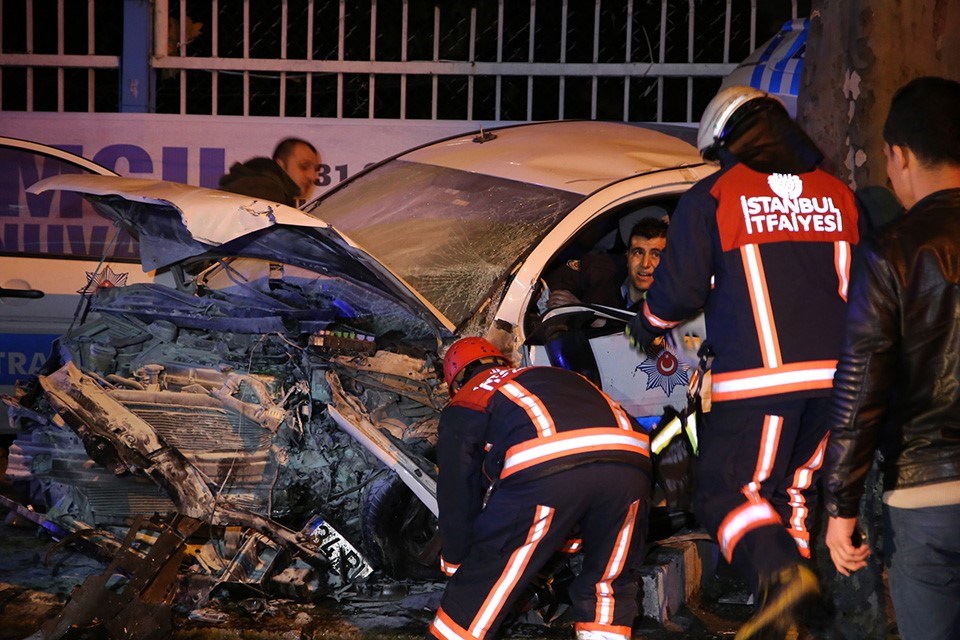 Sinan Çetin'in oğlu Rüzgar Çetin Beşiktaş'ta kaza yaptı: 1 polis şehit - 4
