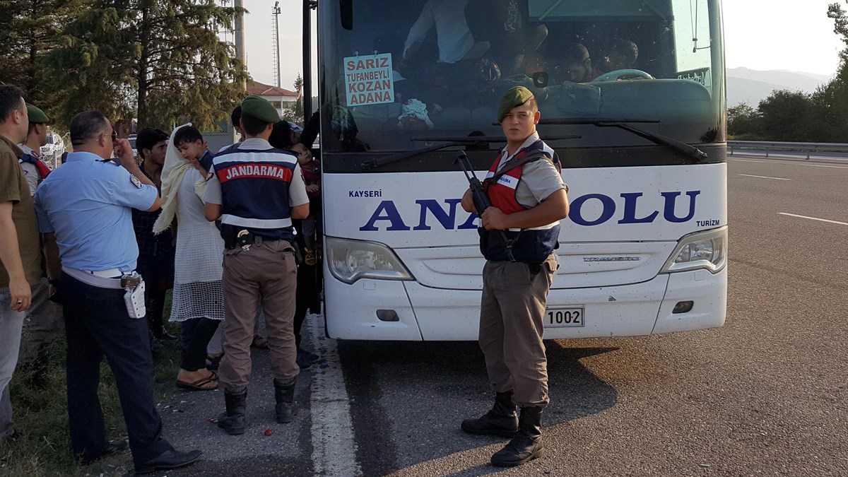 57 kisilik otobusten 160 kacak cikti ntv