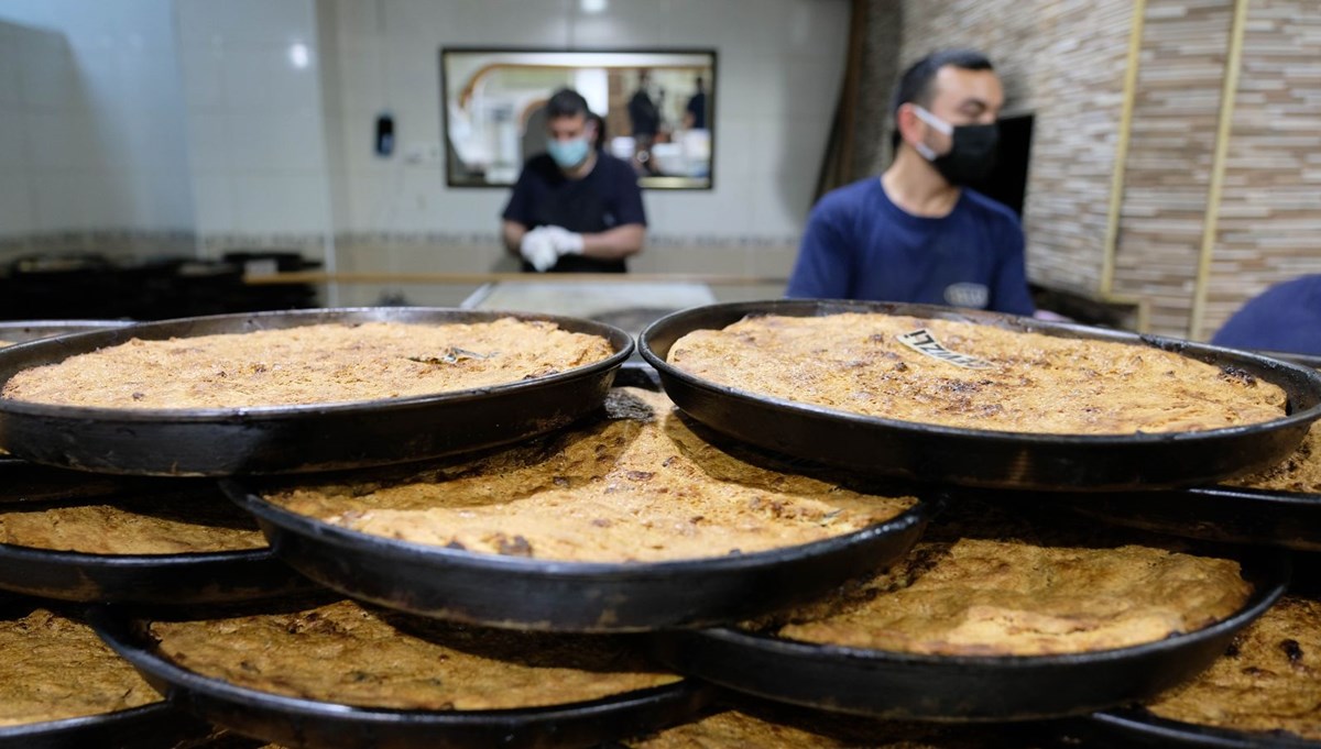 Konya'da ramazanın vazgeçilmez lezzeti: Tahinli pide