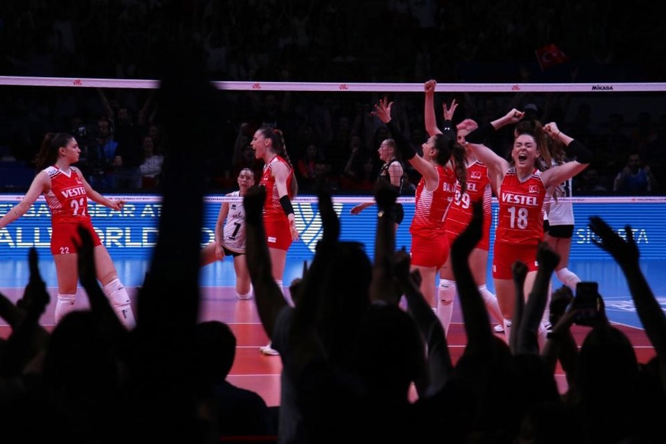 FIVB Voleybol Milletler Ligi: Filenin Sultanları ilk haftayı galibiyetle kapattı - 1