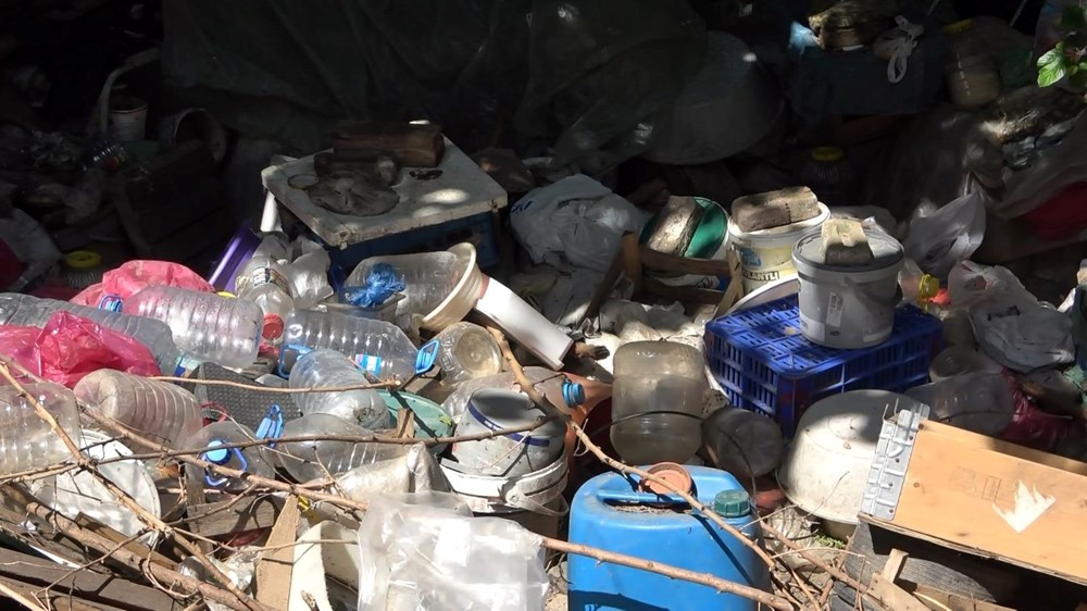 Bursa'da çöp evden servet çıktı - 4