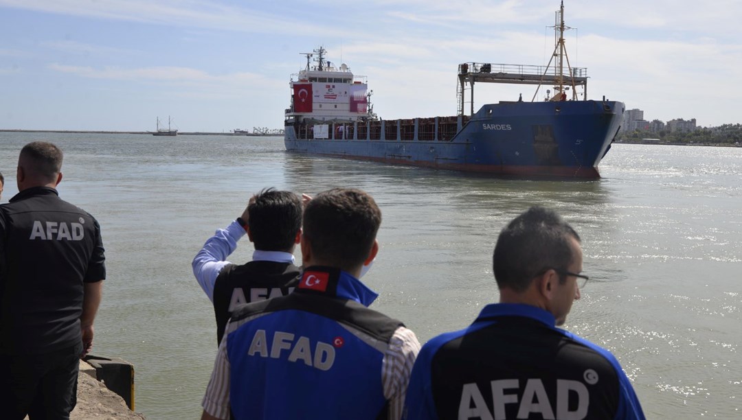 Gazze için 1900 tonluk insani yardım gemisi Mersin’den yola çıktı