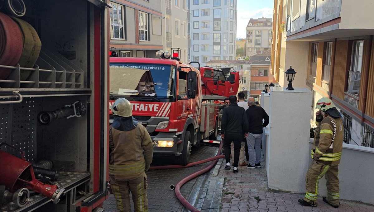 İstanbul'da 5 katlı binada yangın İstanbul'da 5 katlı binada yangın