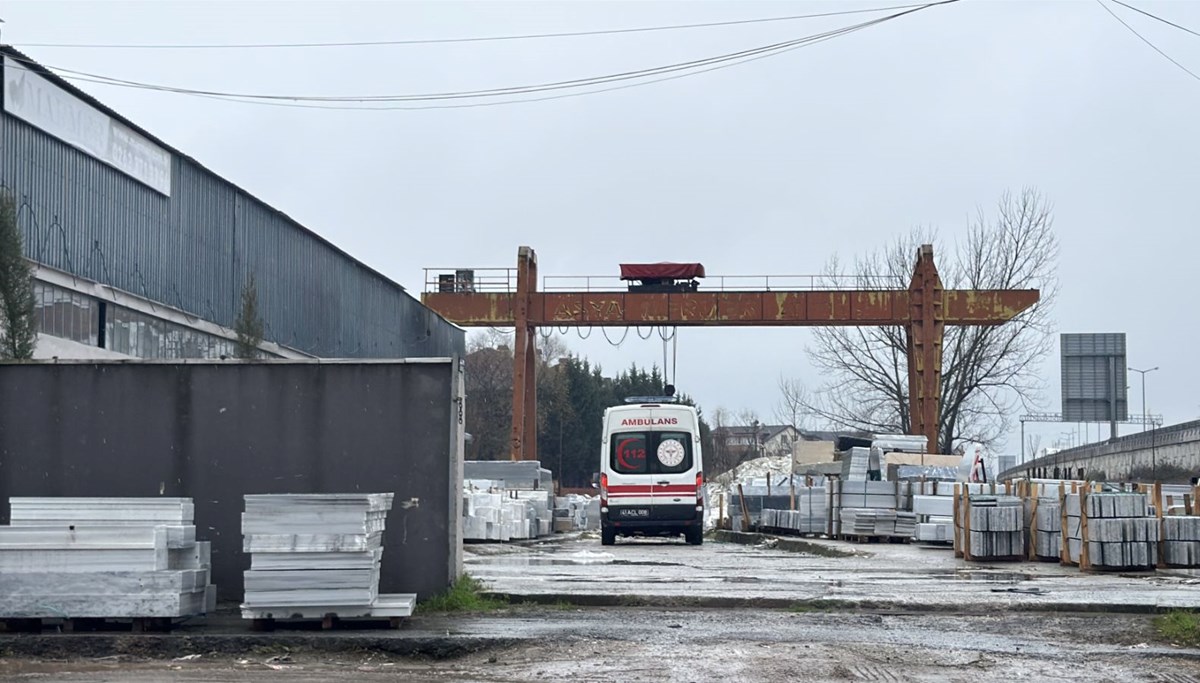 Kocaeli'de vinçten düşen işçi öldü