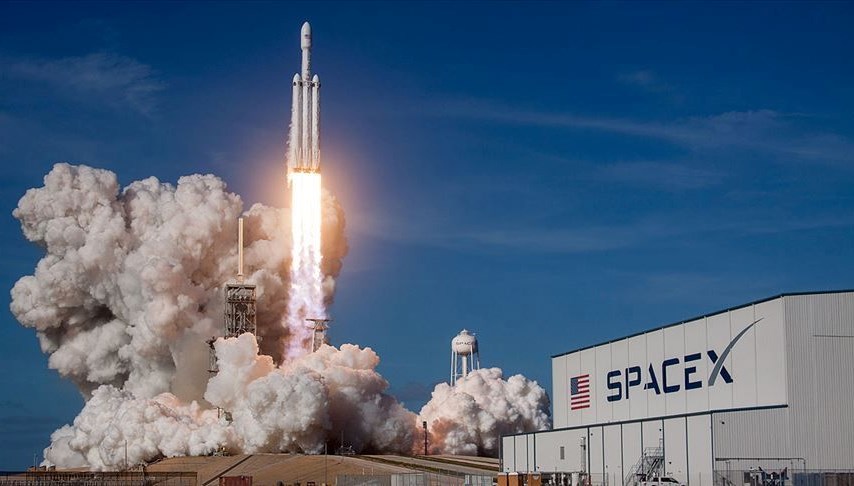 SpaceX roketinin enkazı Polonya'ya düştü