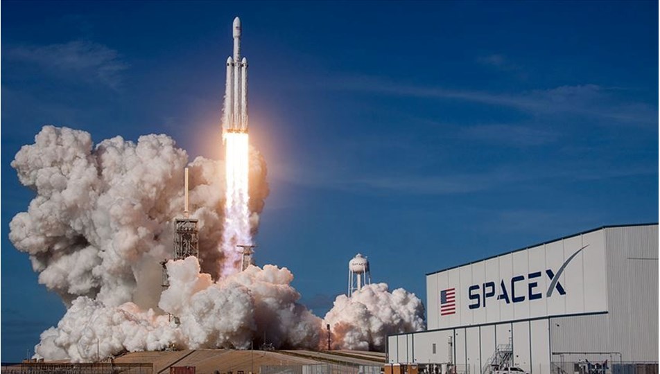 SpaceX roketinin enkazı Polonya'ya düştü