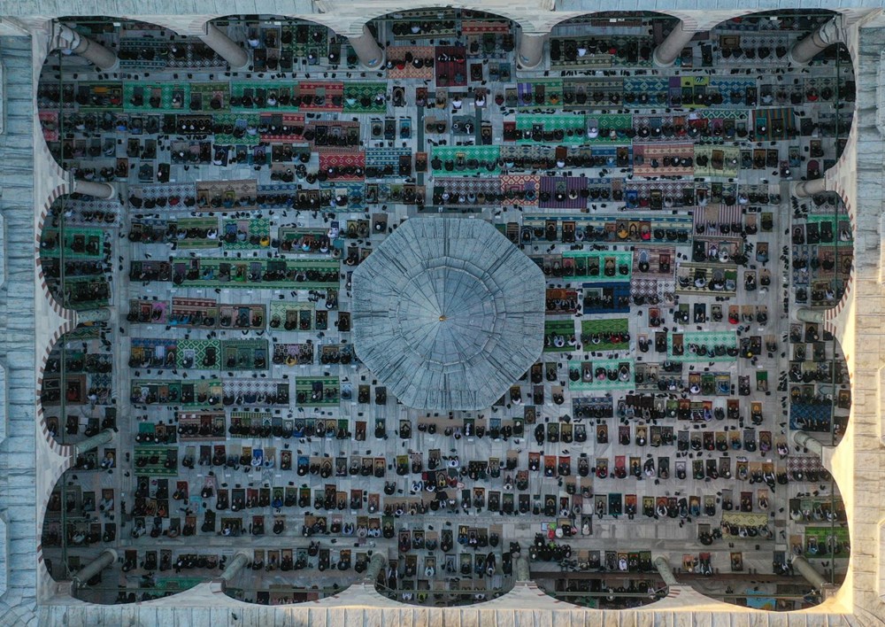 Sosyal mesafe ve maskeli bayram namazı - 3