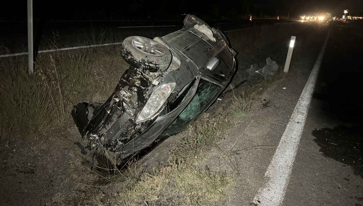 Kastamonu'da devrilen otomobildeki baba ve oğlu yaralandı