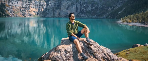 24 Yasindaki Gezgin Batin Ozen Corap Ve Bileklik Satarak Dunyayi Geziyor Bordo Rehber