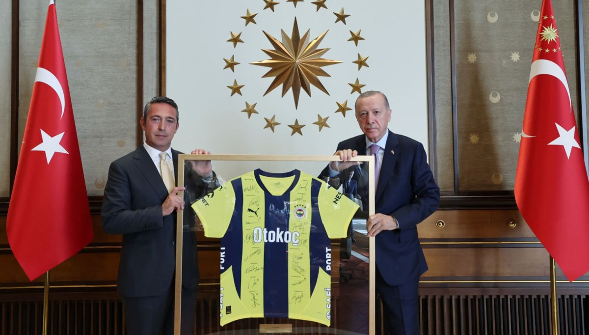 Cumhurbaşkanı Erdoğan, Fenerbahçe Başkanı Koç ve beraberindeki heyeti kabul etti Cumhurbaşkanı Erdoğan, Fenerbahçe Başkanı Koç ve beraberindeki heyeti kabul etti