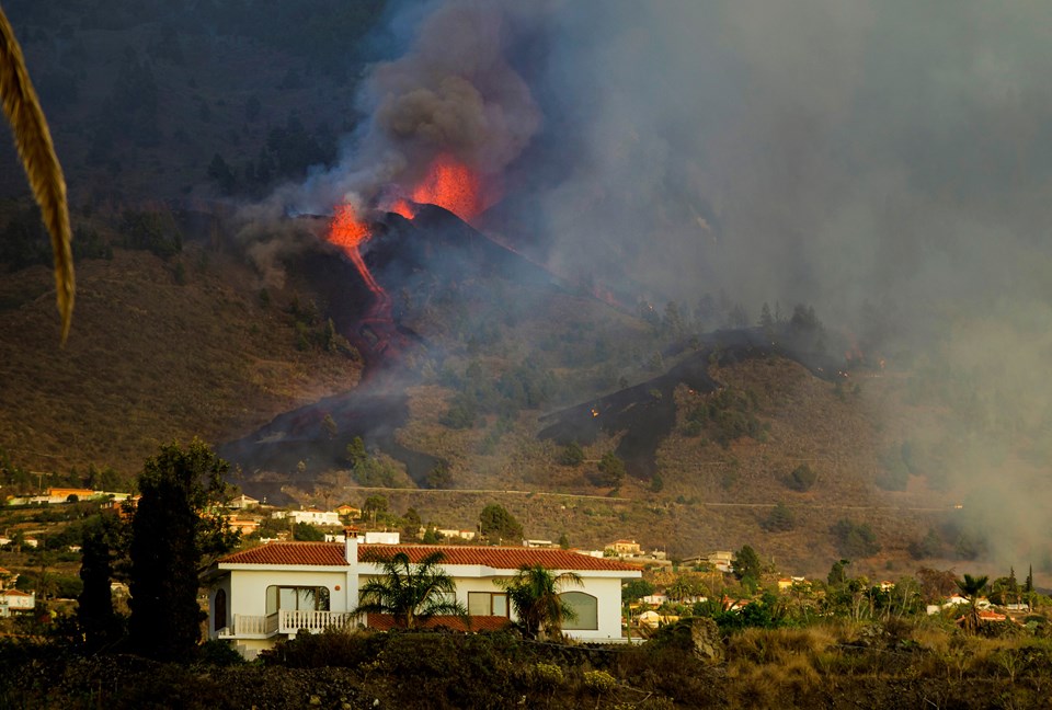 Kanarya Adaları'ndaki Cumbre Vieja yanardağı faaliyete geçti: 5 bin kişi tahliye ediliyor - 3