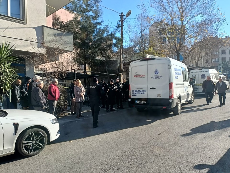 İstanbul'da iki genç kız evde ölü bulundu - 1