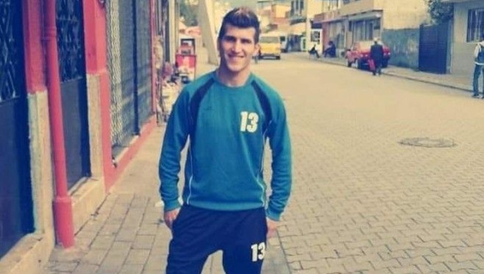 Futbolcu Hüseyin Kaya'nın maç sırasında kalbi durdu