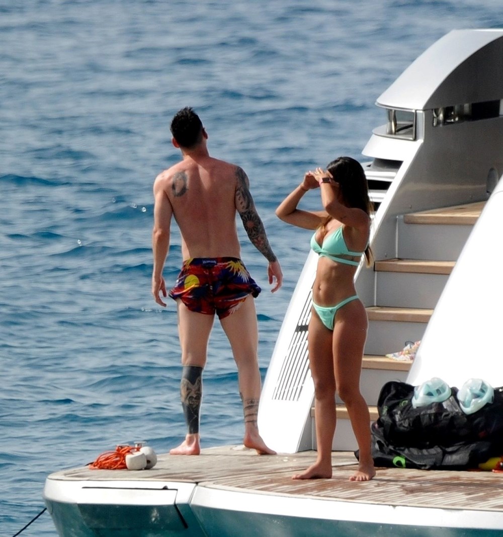 Lionel Messi ve Antonella Roccuzzo ile Cesc Fabregas ve Daniella Semaan tatilde - 8