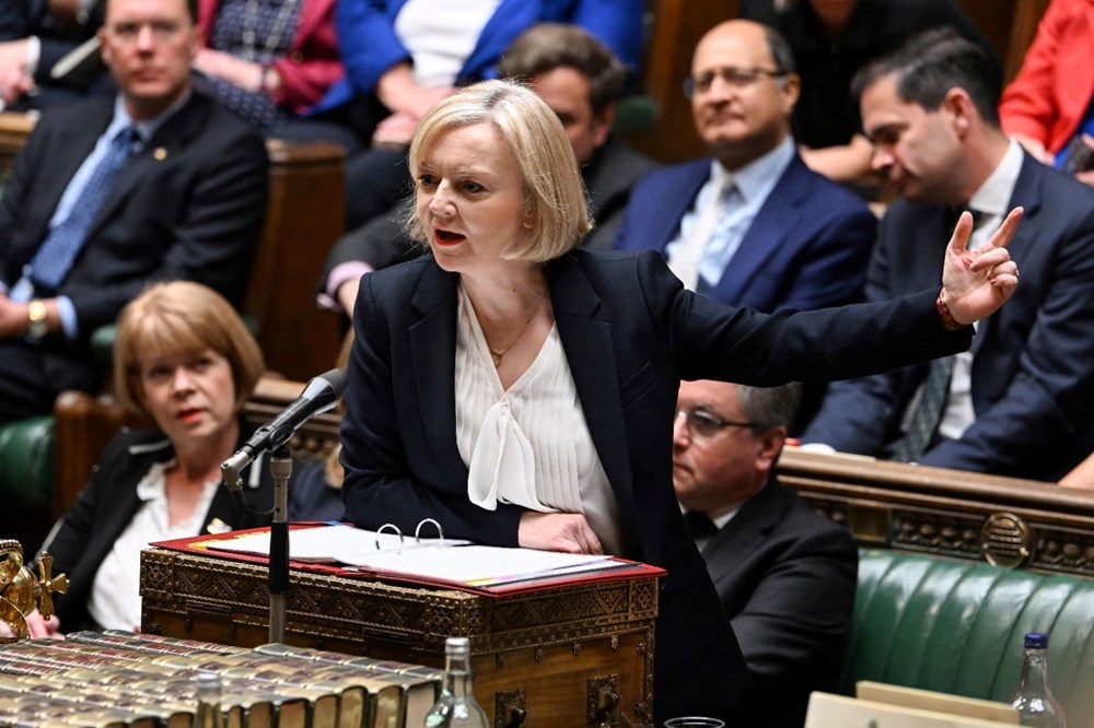 İngiltere Eski Başbakanı Liz Truss'a bornoz ve parti faturası