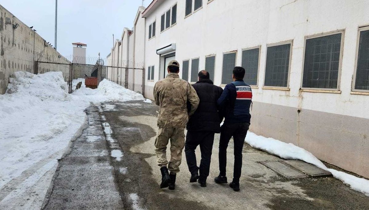 81 ilde firarilere operasyon: 2 bin 614 kişi yakalandı 81 ilde firarilere operasyon: 2 bin 614 kişi yakalandı