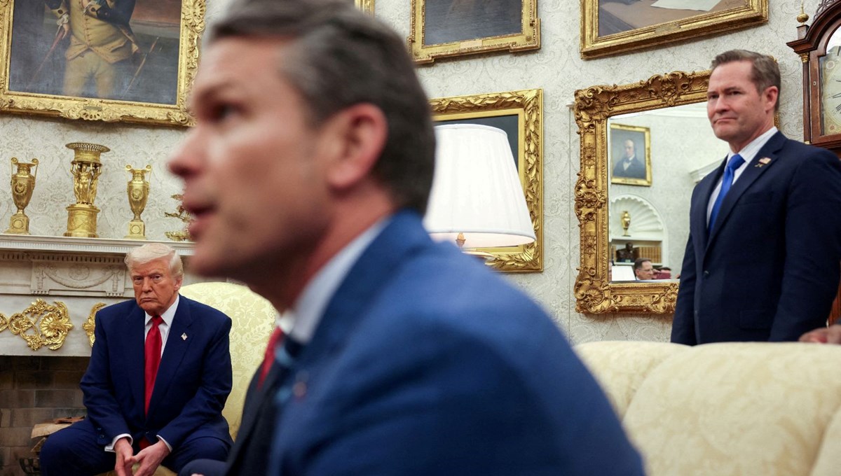 Hegseth'in şifreleri internete düştü
