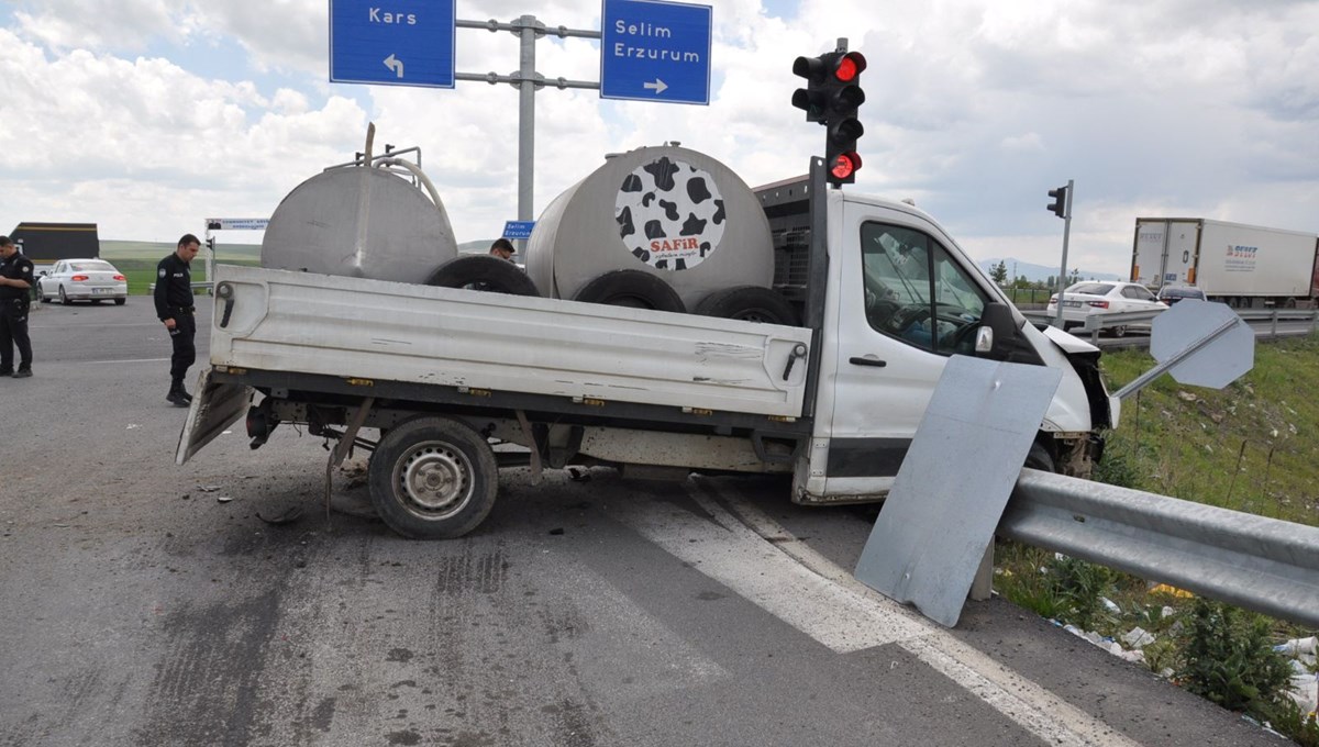 Kars’ta trafik kazası: 4 yaralı Kars’ta trafik kazası: 4 yaralı