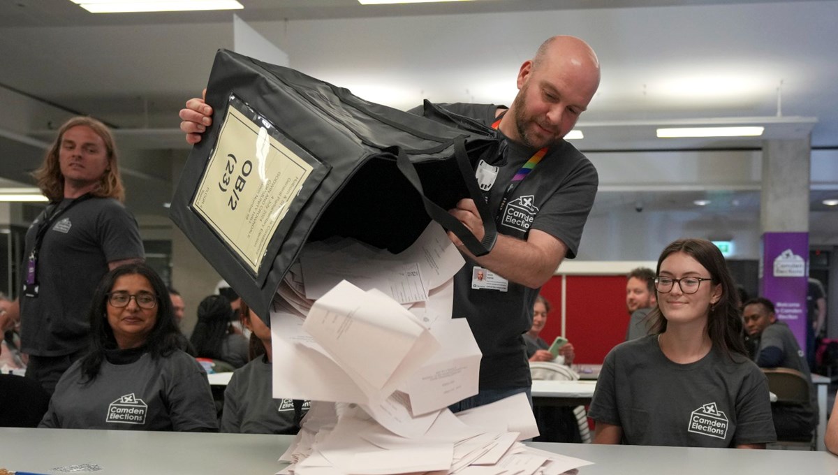 İngiltere'de oy verme yaşı düşüyor