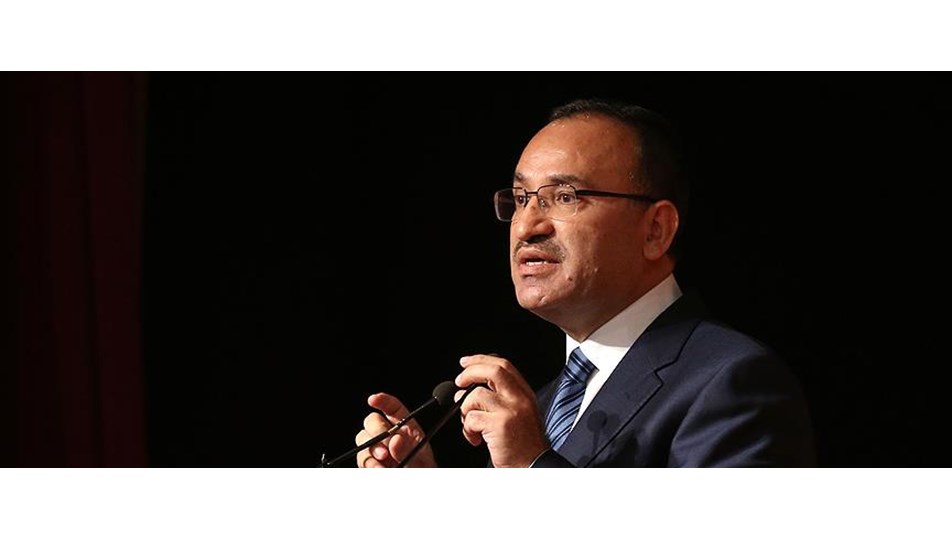 Bozdağ'dan "istifa" açıklaması: Değişim iradesine uygun hareket etmelerini bekliyorum