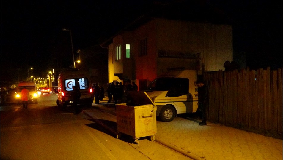Babasının gözleri önünde tüfekle kendisini vurdu