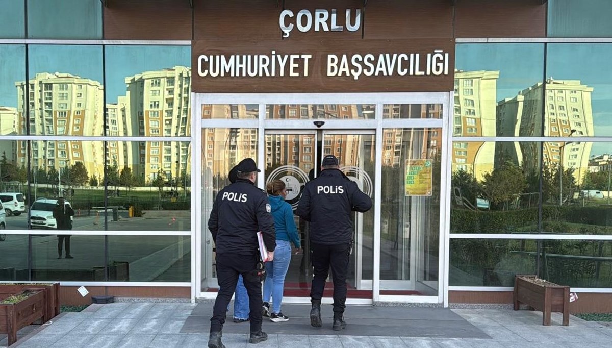 Bebeğini parkta bırakıp kaçtı Bebeğini parkta bırakıp kaçtı