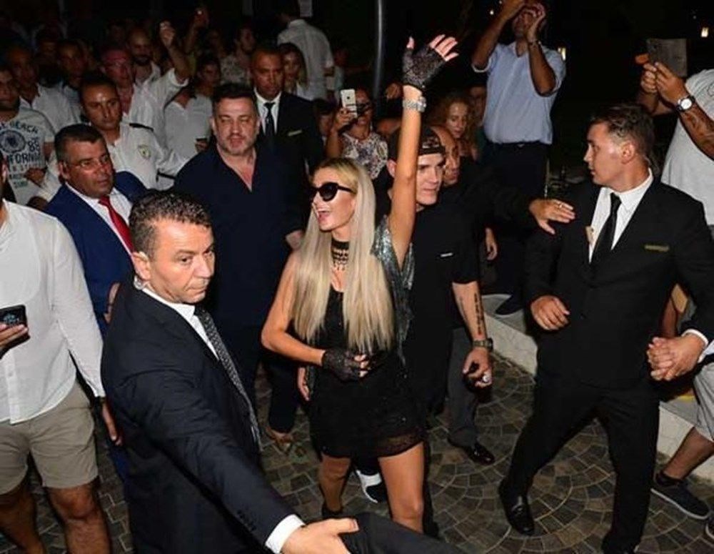 Paris Hilton: Aylarca istismar edildim - 2