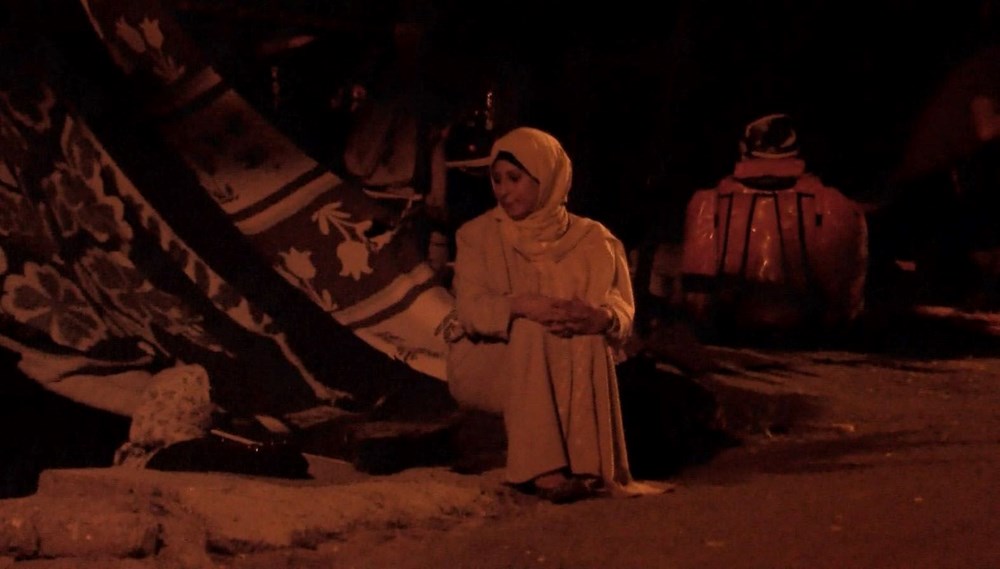 Bu nasıl baba! Çocuklarını rehin aldı, pencereden sarkıttı - 10