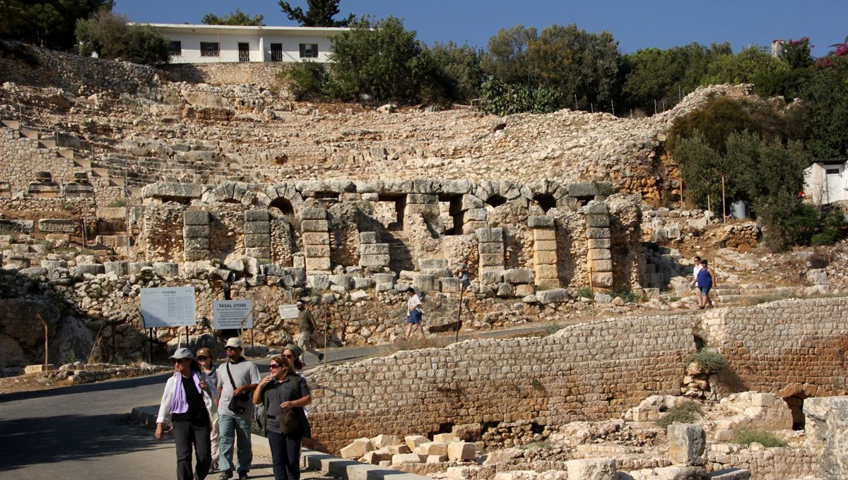 Elaiussa Sebaste Antik Kenti'ndeki nekropol ziyarete açılacak